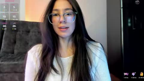 Snapshot of emma_sandovaal chatting on 07.28.26 Emma online show from 07.28.26