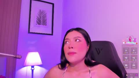 Snapshot of emma_walton_ chatting on 06.19.26 online show from 06.19.26