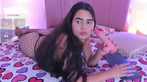 Snapshot of emma_whitee_ chatting on 03.12.25 emma_whitee_ online show from 03.12.25