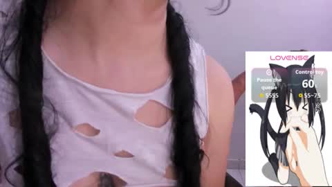 Snapshot of emma_winslows chatting on 10.11.25 Emma online show from 10.11.25