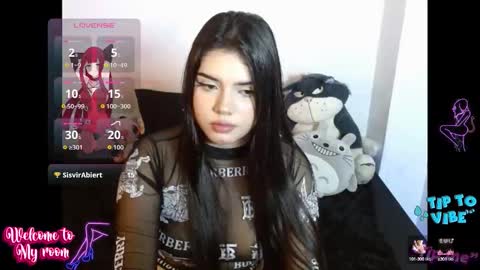 Snapshot of emma_yui19 chatting on 10.05.25 emma online show from 10.05.25