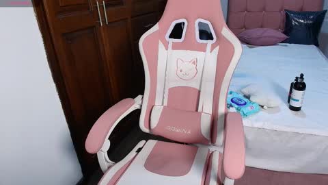 Snapshot of emmaa_rs chatting on 11.20.25 emma online show from 11.20.25