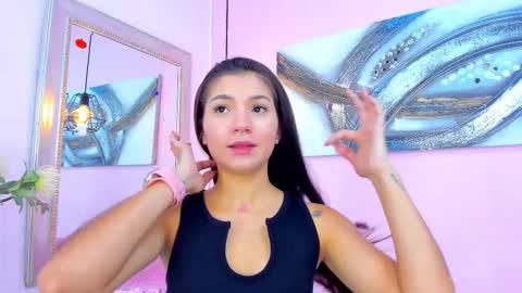 Snapshot of emmaa_sandoval chatting on 11.08.25 Emma online show from 11.08.25