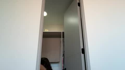 Emma online show from 12.22.25