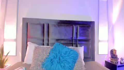 Snapshot of emmabecket2 chatting on 03.11.25 emma becket online show from 03.11.25