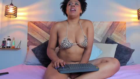 Snapshot of emmabrantt chatting on 01.23.25 Emma Brant online show from 01.23.25