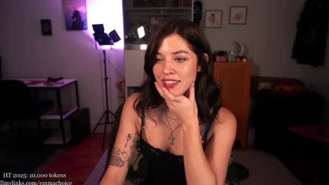 Snapshot of emmachoice chatting on 12.01.25 emmachoice online show from 12.01.25