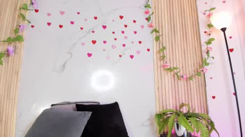 emmaclark_1 online show from 09.20.25