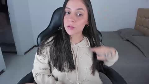 Jennifer online show from 10.10.25