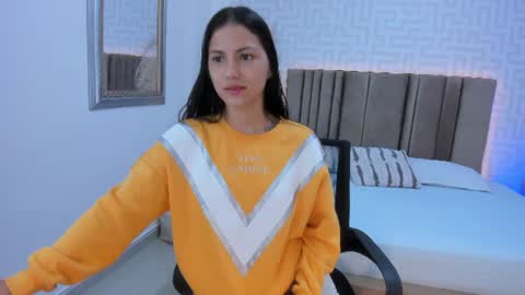 emmalily_ online show from 08.08.26