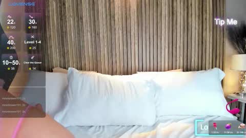 Snapshot of emmamillerr_ chatting on 11.12.25 EmmaMillerr online show from 11.12.25