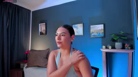 Snapshot of emmamoretti_ chatting on 05.11.26 EMMA online show from 05.11.26