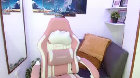 Emma  online show from 03.05.25