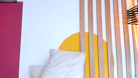 emmanaughty_ online show from 01.12.26