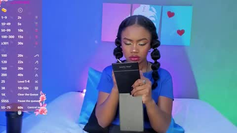 Snapshot of emmasmith06 chatting on 11.12.25 Emma online show from 11.12.25