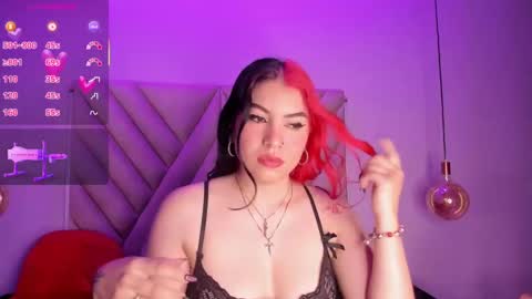 Snapshot of emmaswift1 chatting on 09.13.25 Emma online show from 09.13.25