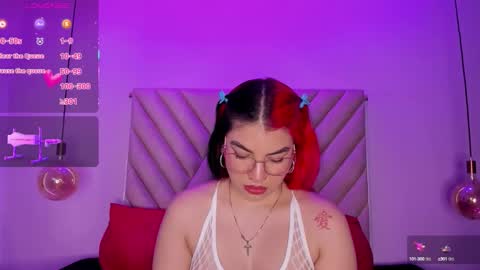 Snapshot of emmaswift1 chatting on 10.09.25 Emma online show from 10.09.25