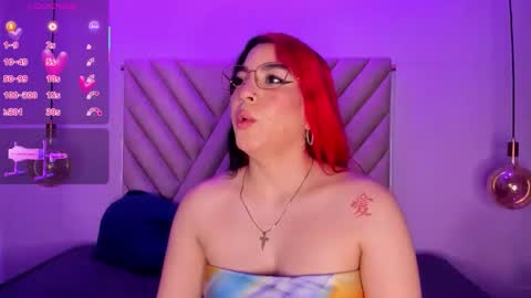 Snapshot of emmaswift1 chatting on 10.13.25 Emma online show from 10.13.25