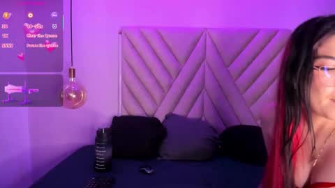 Snapshot of emmaswift1 chatting on 11.22.25 Emma online show from 11.22.25