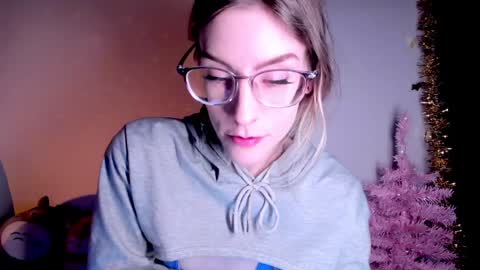 RH-NEGATIVE GREEN-EYED BAELIEN online show from 01.15.25