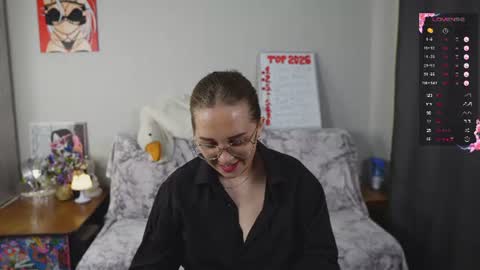 Snapshot of emmatiny chatting on 06.22.26 Mia online show from 06.22.26