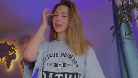 Miss Emmi online show from 03.05.25