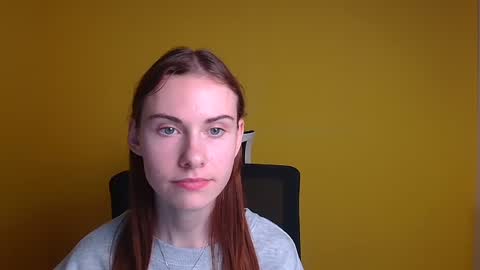 Snapshot of emmi_rossum chatting on 03.04.25 Emmi online show from 03.04.25