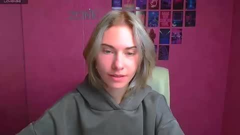 Snapshot of emmi_rossum chatting on 10.16.25 Emmi online show from 10.16.25