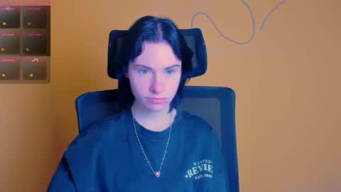 Snapshot of emmi_rossum chatting on 04.27.26 Emmi online show from 04.27.26