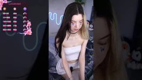 Snapshot of emmie_everly chatting on 07.27.26 emmie_everly online show from 07.27.26