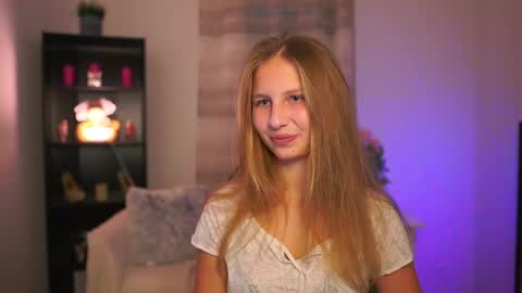 Snapshot of emmie_murray chatting on 11.19.25 Emmie online show from 11.19.25