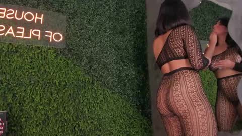 Snapshot of emmiily_z chatting on 02.11.25 Emmiily online show from 02.11.25