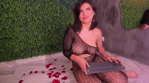 Snapshot of emmiily_z chatting on 03.12.25 Emmiily online show from 03.12.25