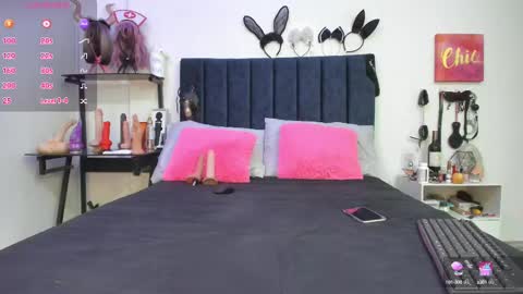          online show from 03.06.25