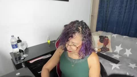 Snapshot of emmilychevalier chatting on 11.18.25 Emmily online show from 11.18.25