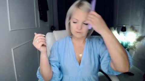 emmmam online show from 12.18.25