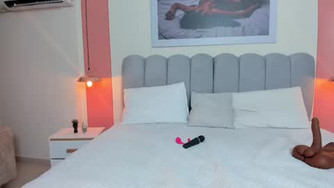 Snapshot of emmyboyd chatting on 02.27.26 Emma online show from 02.27.26