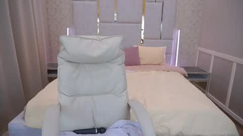 E M M Y online show from 01.16.25