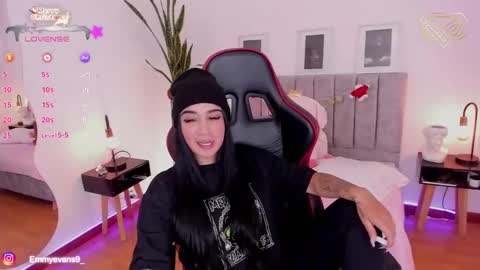 Snapshot of emmyevans1 chatting on 12.16.24 Emmy Evans online show from 12.16.24