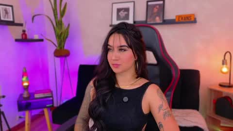 Snapshot of emmyevans1 chatting on 02.05.26 Emmy Evans online show from 02.05.26