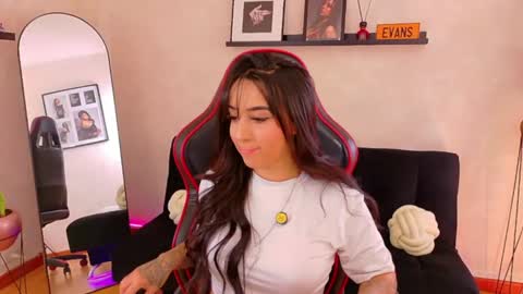 Snapshot of emmyevans1 chatting on 03.02.26 Emmy Evans online show from 03.02.26