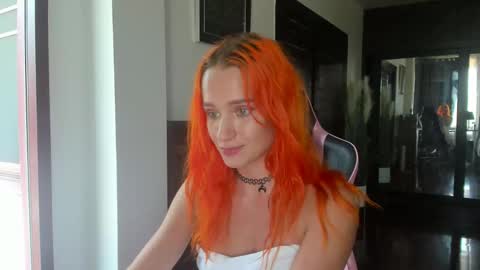 Snapshot of emmylies chatting on 02.21.26 Emmymy favourite tips100035122212377pvt open online show from 02.21.26