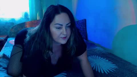 Snapshot of emmyxotty chatting on 12.11.24 Emmy online show from 12.11.24