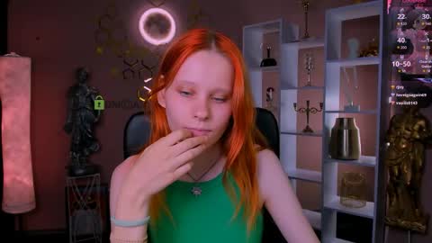Snapshot of emori_maxon chatting on 05.22.26 Emori online show from 05.22.26