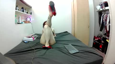 Snapshot of empress_lillth chatting on 05.19.26 Empress Lillth online show from 05.19.26