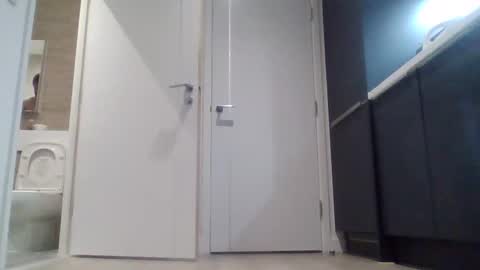 emrys2016833836 online show from 11.17.25