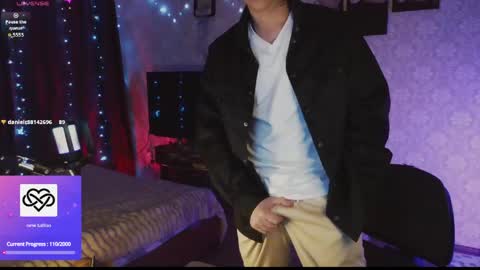 Snapshot of emveeboy96 chatting on 04.12.26 emveeboy96 online show from 04.12.26