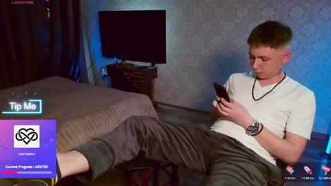 Snapshot of emveeboy96 chatting on 04.21.26 emveeboy96 online show from 04.21.26