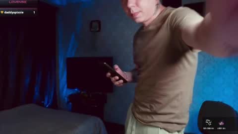 Snapshot of emveeboy96 chatting on 05.11.26 emveeboy96 online show from 05.11.26