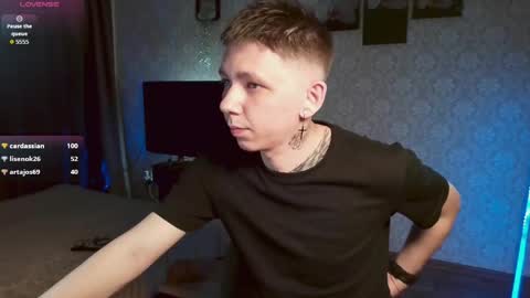 Snapshot of emveeboy96 chatting on 05.18.26 emveeboy96 online show from 05.18.26